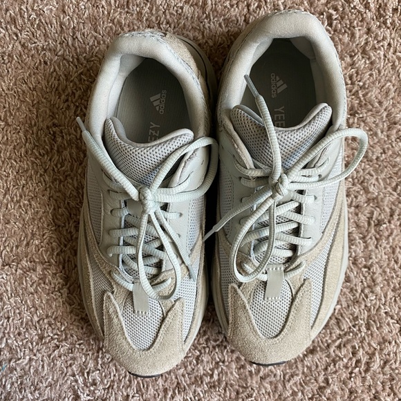 Yeezy Boost 700 Salt - Picture 8 of 9
